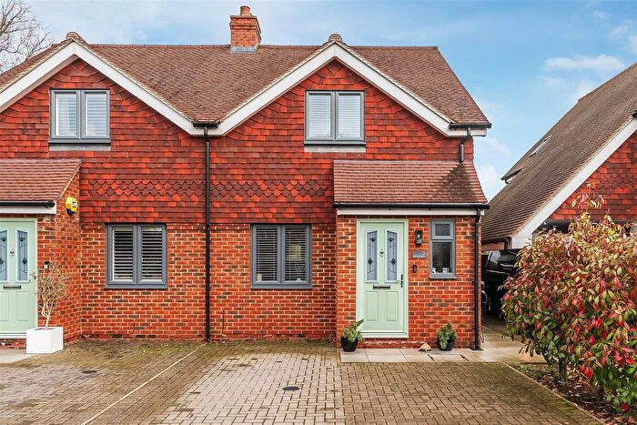 2 Bedroom Semi-Detached House For Sale In Hayward Mews, Lingfield, RH7