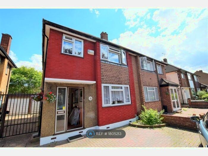 3 Bedroom Semi-Detached House To Rent In Donald Drive, Romford, RM6