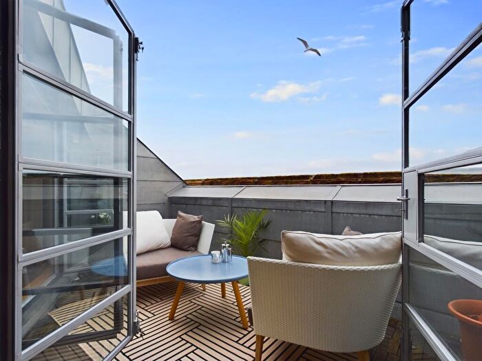 3 Bedroom Apartment For Sale In The Colonnades, Royal Albert Dock, Liverpool., L3
