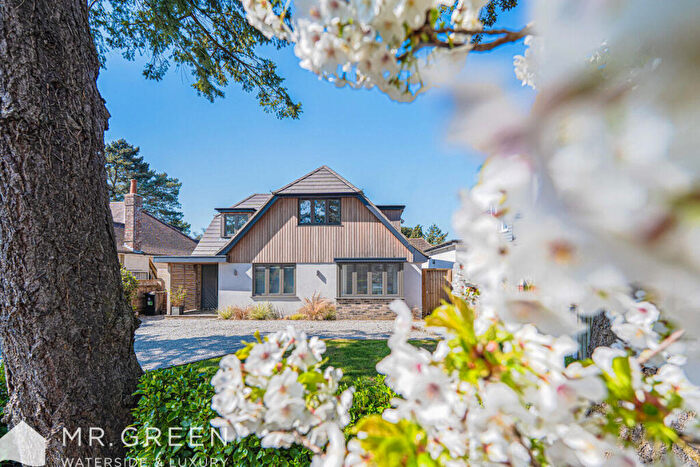 5 Bedroom Bungalow For Sale In Hurn Way, Christchurch, Dorset, BH23