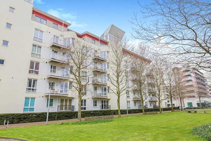 2 Bedroom Apartment To Rent In The Crescent, Hannover Quay, BS1