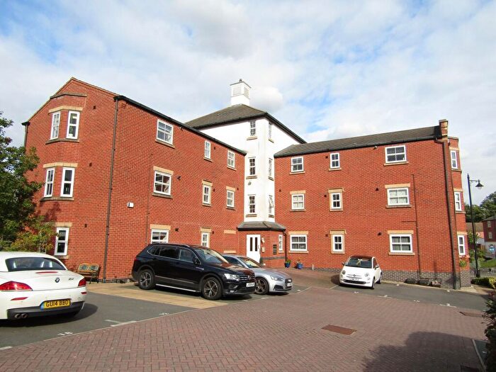 2 Bedroom Flat To Rent In Horseshoe Crescent, Birmingham, B43