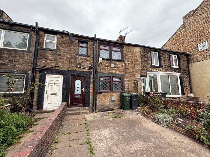 3 Bedroom House To Rent In Tong Street, Bradford, BD4