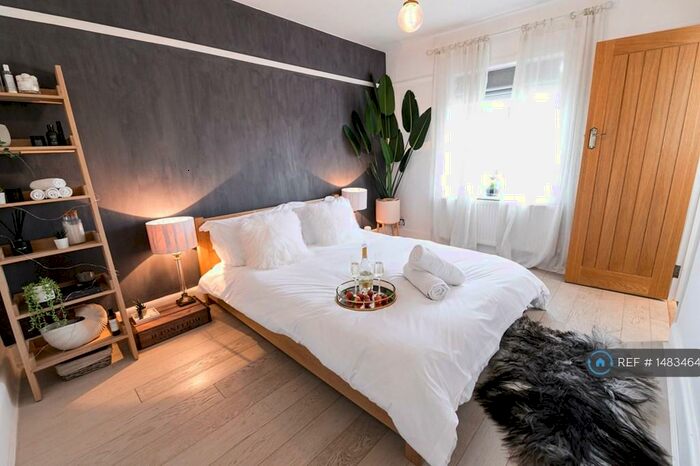 2 Bedroom Detached House To Rent In Buckland Road, Poole, BH12