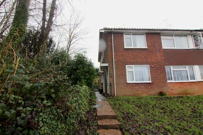2 Bedroom Flat To Rent In The Meadway, Sevenoaks, TN13