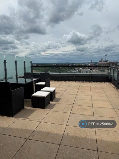 2 Bedroom Flat To Rent In Railway Terrace, Slough, SL2