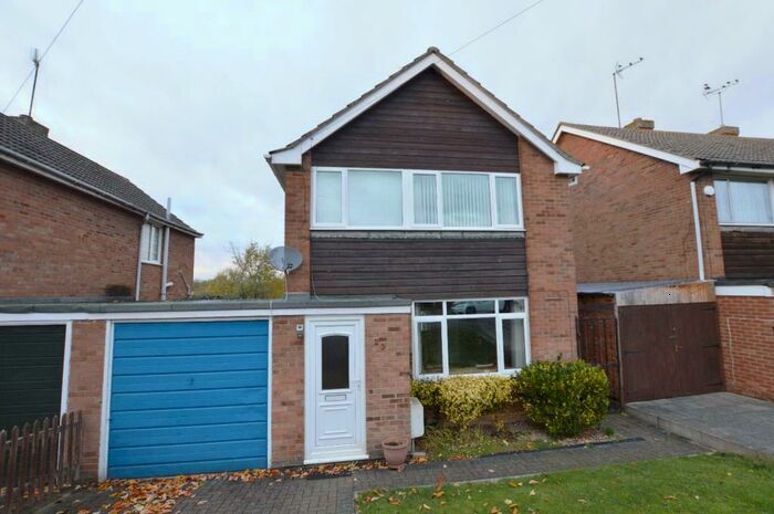 3 Bedroom Link Detached House To Rent In Cherry Walk, Raunds, NN9