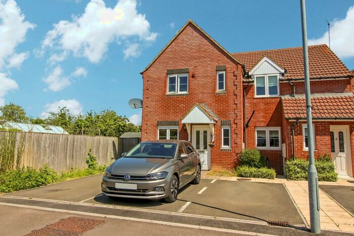 3 Bedroom Semi-Detached House To Rent In Longcot Close, Stratton, Swindon, SN3