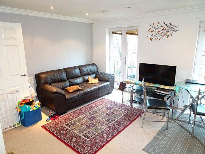 2 Bedroom Apartment To Rent In Flat B, Hallamgate Road, S10