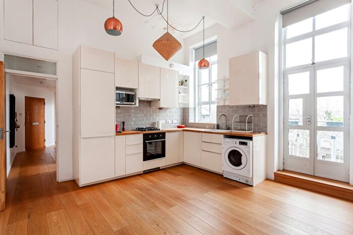 2 Bedroom Flat To Rent In Farthing Fields, Wapping, London, E1W