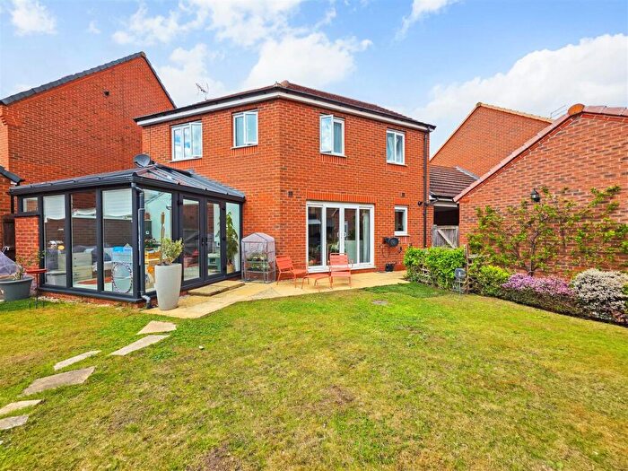 3 Bedroom Link Detached House For Sale In Cherwell Gardens, Bingham, Nottingham, NG13