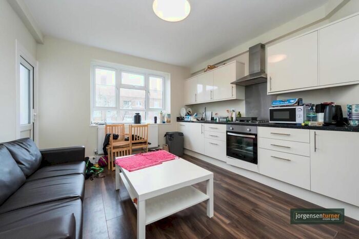 4 Bedroom Flat To Rent In Bathurst House, White City Estate, Shepherds Bush, London, W12