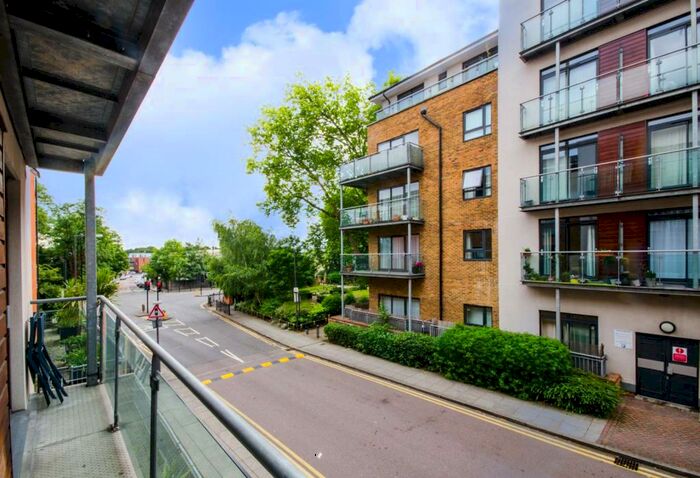 1 Bedroom Flat To Rent In Hither Green Lane, Lewisham, London, SE13
