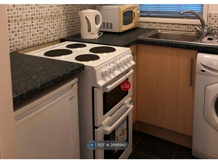 1 Bedroom Flat To Rent In High Street, Newport Pagnell, MK16