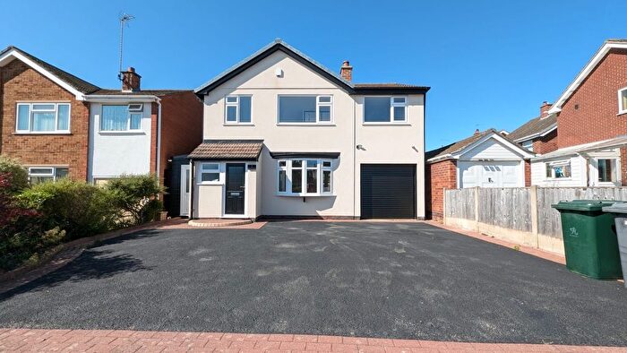 4 Bedroom Detached House To Rent In Lyncombe Gardens, Nottingham, NG12