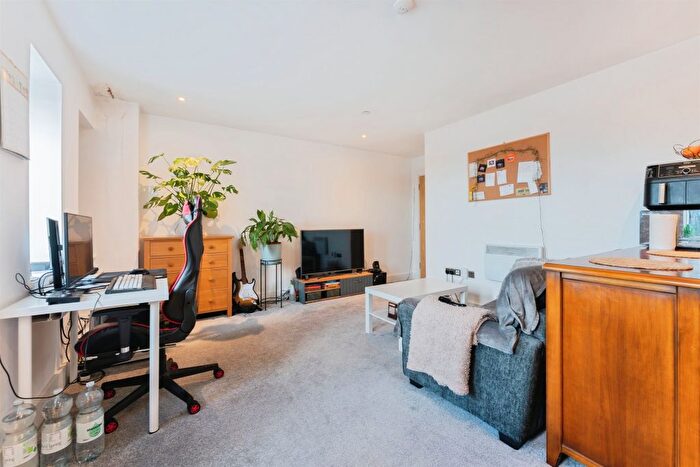 1 Bedroom Flat For Sale In Oliver Street, Birkenhead, CH41