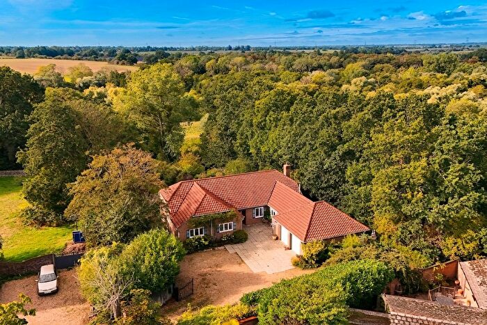 4 Bedroom Detached Bungalow For Sale In Church Road, Tasburgh, Norwich, NR15