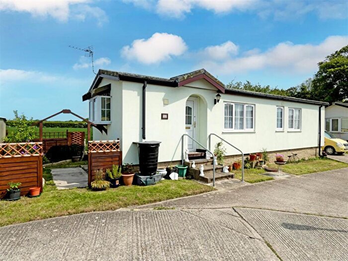 2 Bedroom Park Home For Sale In Shripney Road, Bognor Regis, PO22