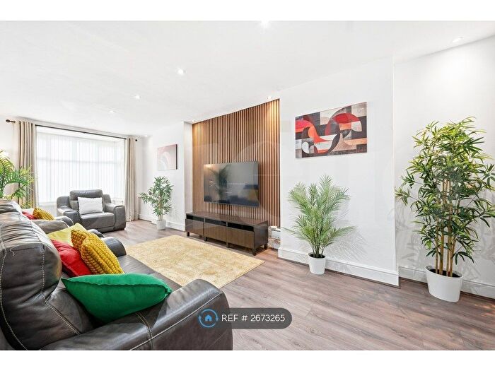 3 Bedroom Terraced House To Rent In Waterloo Road, Smethwick, B66