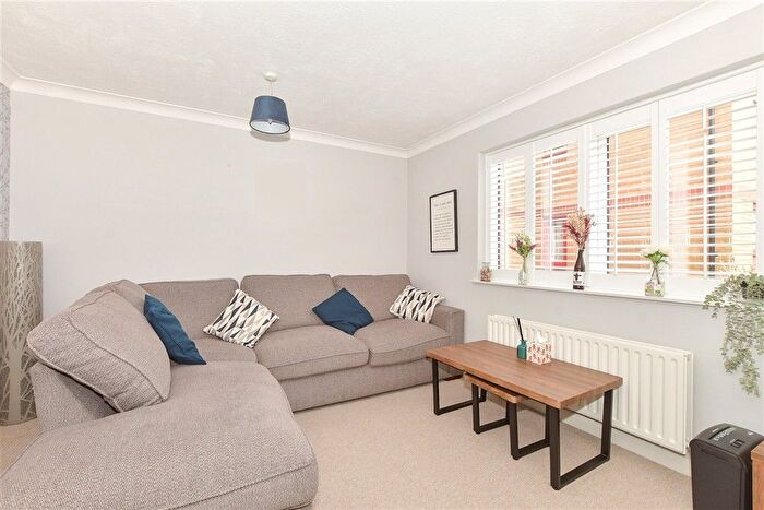 1 Bedroom Flat For Sale In Franklynn Road, Haywards Heath, West Sussex, RH16