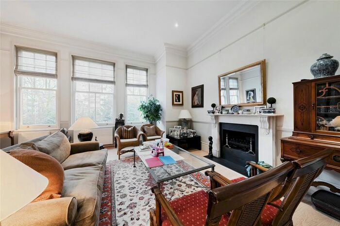 3 Bedroom Flat To Rent In Evelyn Gardens, Chelsea, London, SW7