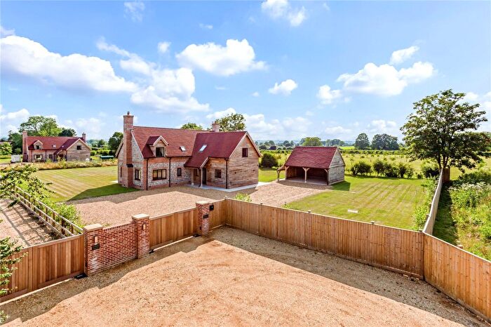 4 Bedroom Detached House For Sale In Craydown Lane, Over Wallop, Stockbridge, Hampshire, SO20