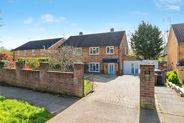 3 Bedroom Semi-detached House For Sale In Turpins Rise, Stevenage, SG2