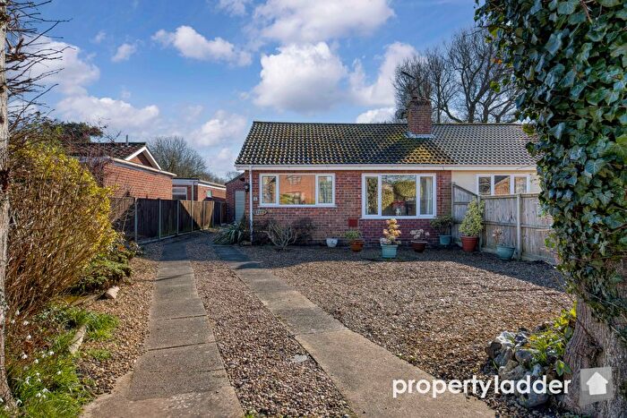 2 Bedroom Semi-Detached Bungalow For Sale In Chapel Road, Hainford, NR10