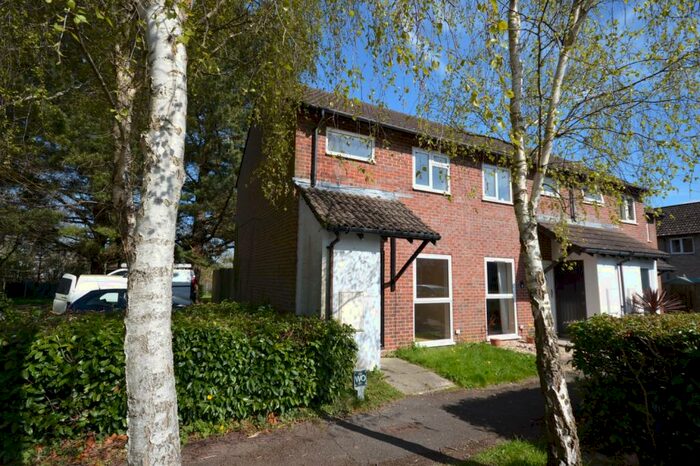 2 Bedroom Terraced House To Rent In Bankside, Lymington, Hampshire, SO41