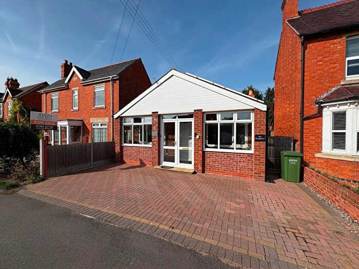 2 Bedroom Detached Bungalow For Sale In Shinehill Lane, South Littleton, WR11