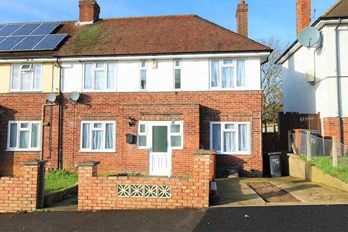 3 Bedroom Semi Detached House To Rent In Merthyr Road, Northampton - Spacious Bedroom House, NN5