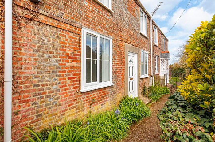 2 Bedroom Cottage For Sale In Newly Refurbished And Renovated Cottage - Chawton Lane, Cowes, PO31