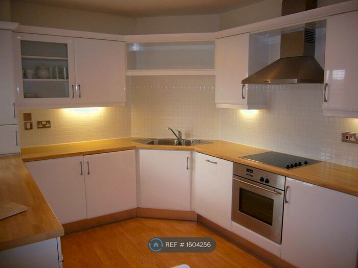 2 Bedroom Flat To Rent In Ladybank Avenue, Fulwood, Preston, PR2