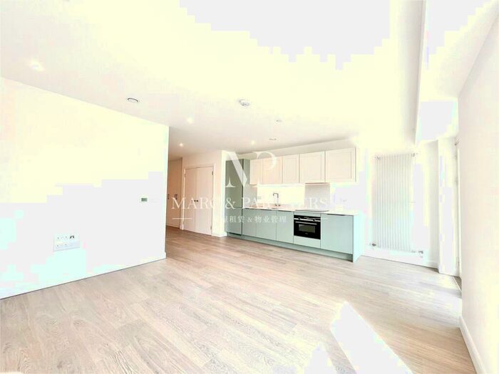 Apartment To Rent In Botanist House, Seagull Lane, London, E16