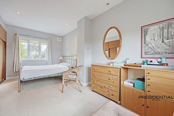 4 Bedroom Detached House For Sale In Marjorams Avenue, Loughton, IG10