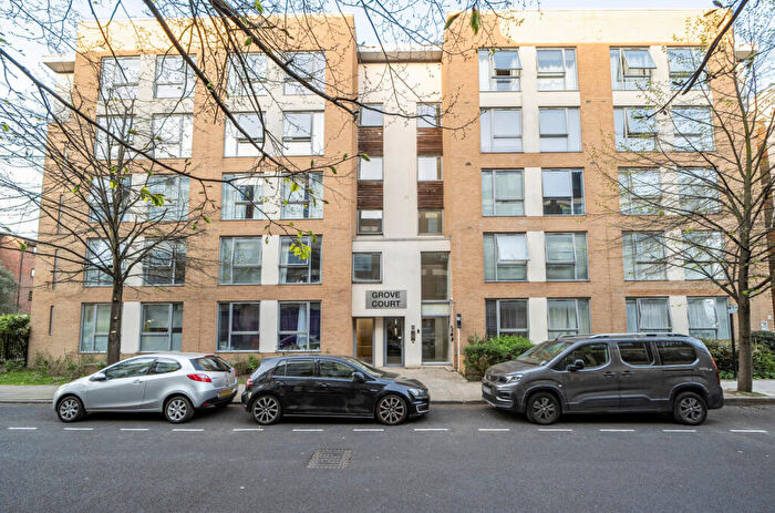 2 Bedroom Apartment For Sale In Peckham Grove, London, SE15