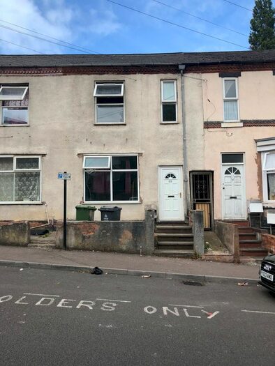 3 Bedroom Terraced House To Rent In Caldmore Road, Walsall, WS1
