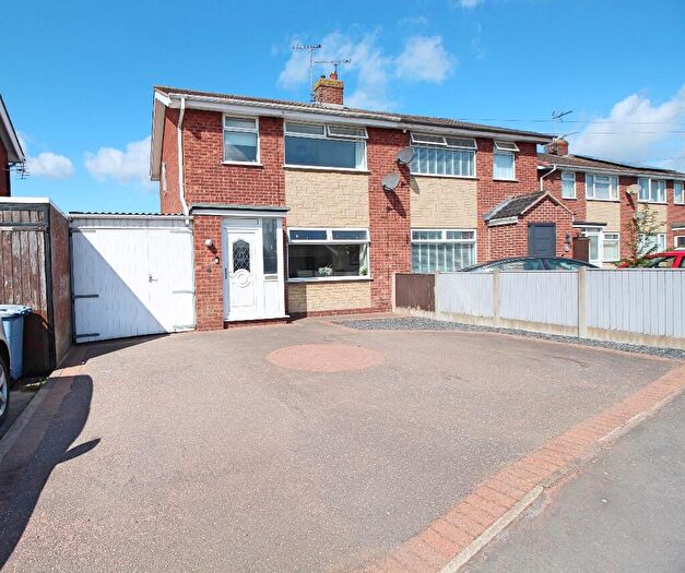 3 Bedroom Semi-Detached House For Sale In Linden Avenue, Tuxford, NG22