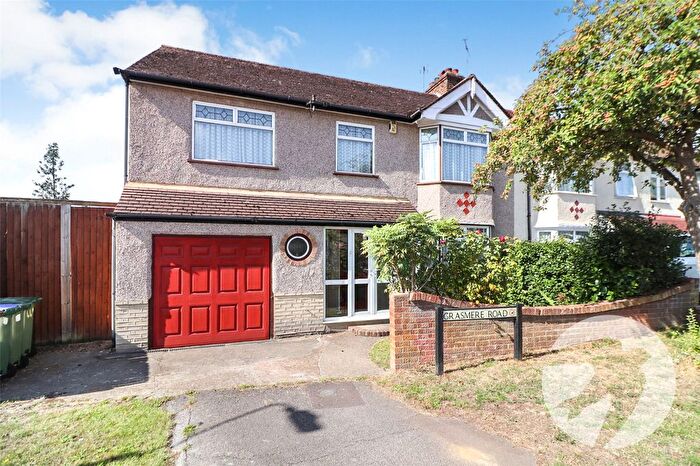4 Bedroom Semi-detached House For Sale In Grasmere Road, Bexleyheath, DA7