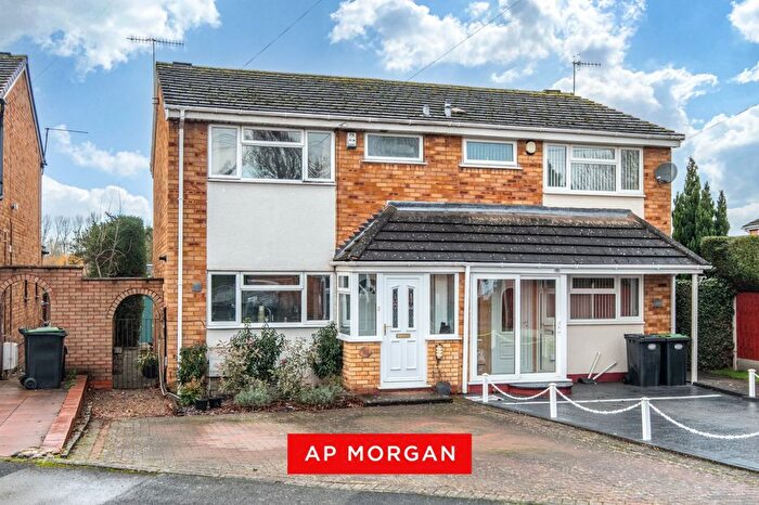 3 Bedroom Semi Detached House For Sale In Willow Close, Bromsgrove, Worcestershire, B61