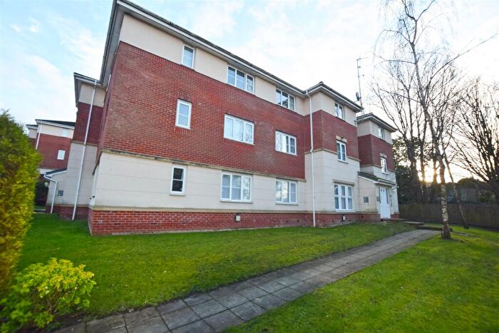 2 Bedroom Apartment For Sale In Whitecroft Meadow, Middleton, Manchester, M24
