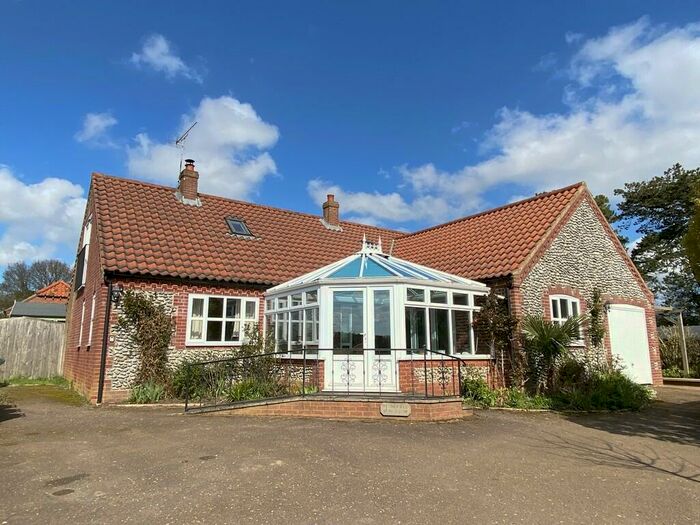 4 Bedroom Detached Bungalow For Sale In Baconsthorpe, Holt, NR25