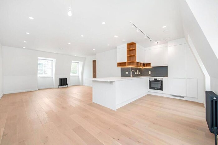 3 Bedroom House To Rent In Friend Street, London, EC1V