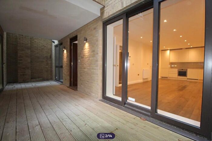 1 Bedroom Flat To Rent In King Court, Dod Street, London, Greater London, E14