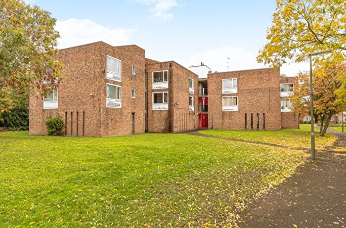1 Bedroom Flat For Sale In Shackleton Court Whitley Close Stanwell, Staines, TW19