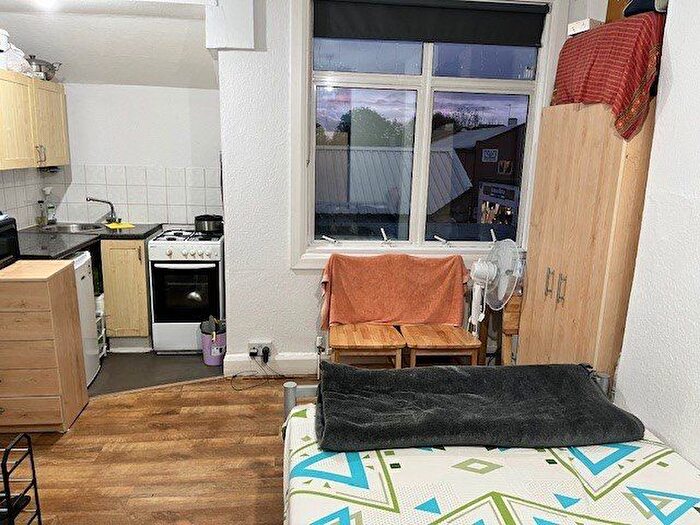Studio To Rent In High Street, Edgware, HA8