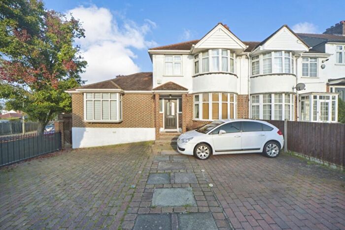 5 Bedroom Semi-Detached House To Rent In White Horse Hill Chislehurst, BR7
