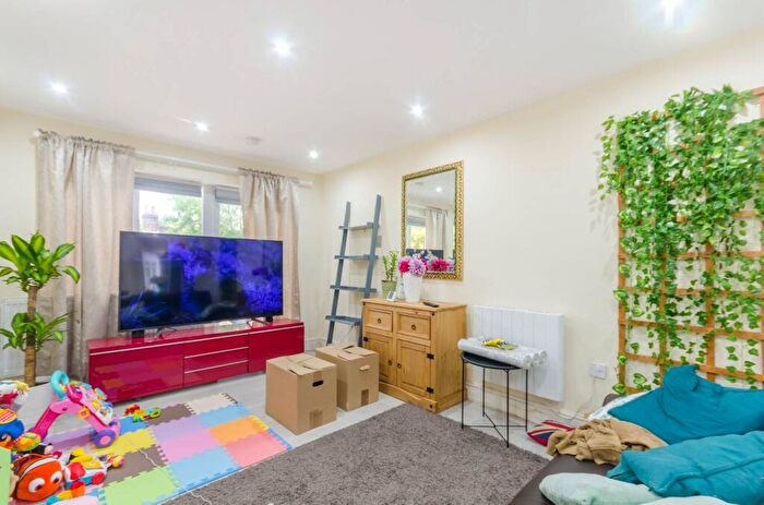 1 Bedroom Bungalow To Rent In Star Lane, Coulsdon, CR5