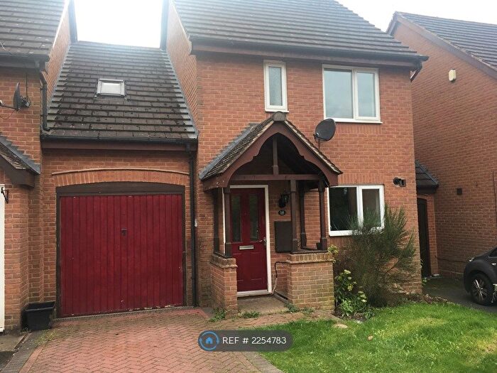 4 Bedroom Semi-Detached House To Rent In Hazeltree Grove, Dorridge, Solihull, B93