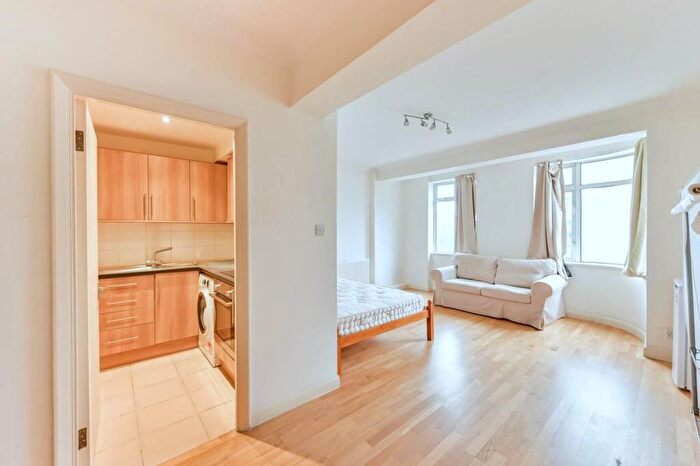 Studio To Rent In Warren Court, Euston Road, London, NW1